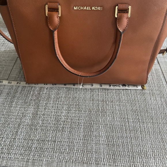 Michael Kors Brown Saffiano Leather Satchel Tote Shoulder Crossbody Bag Laptop w - Picture 4 of 12